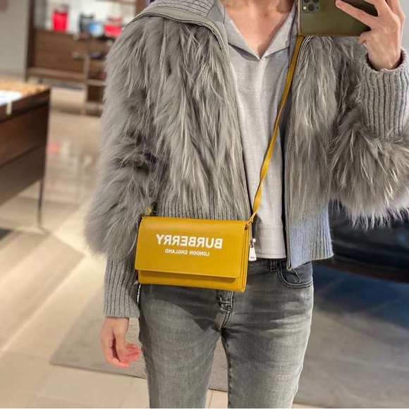 Authentic Burberry wallet on chain crossbody bag $990+tax - Picture 6 of 8